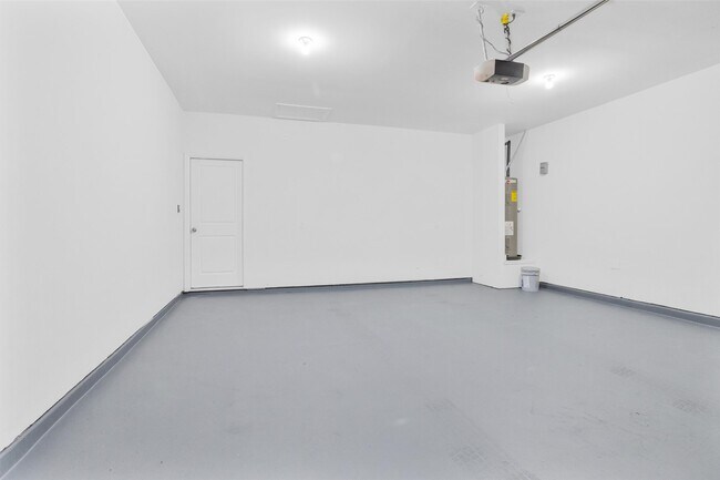 Building Photo - 1028 White Birch Ln
