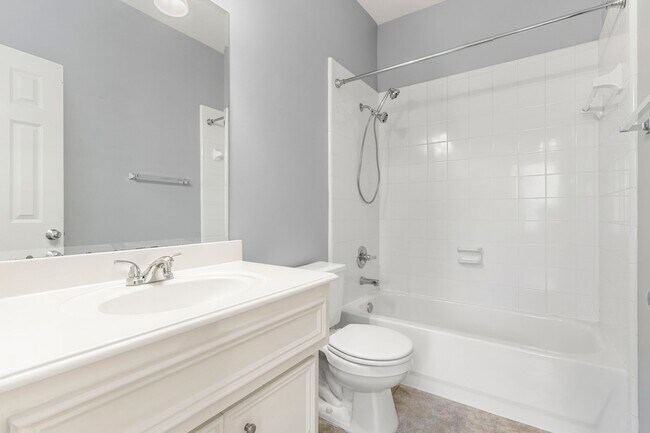 Building Photo - 707 W Heights Hollow Ln