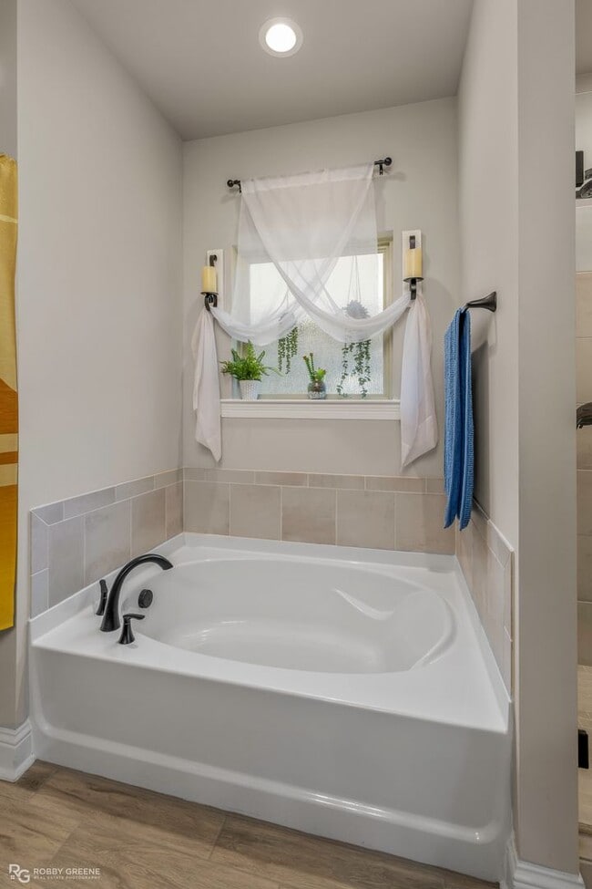 Building Photo - Beautiful 3 bedroom/2 bathroom in Willow Heights