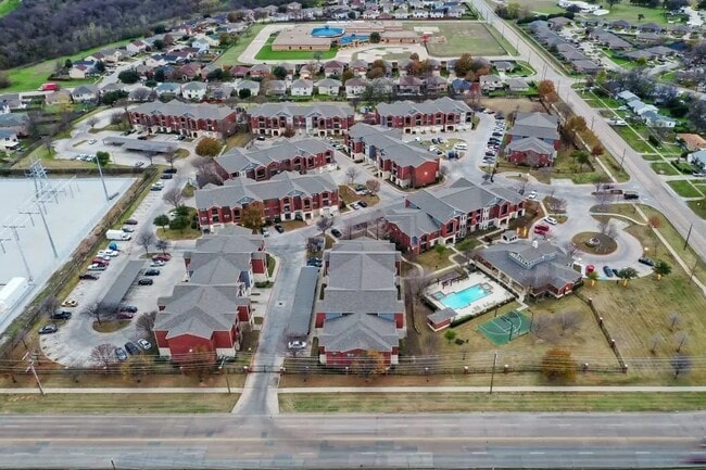 Building Photo - 1104 S Carrier Pkwy