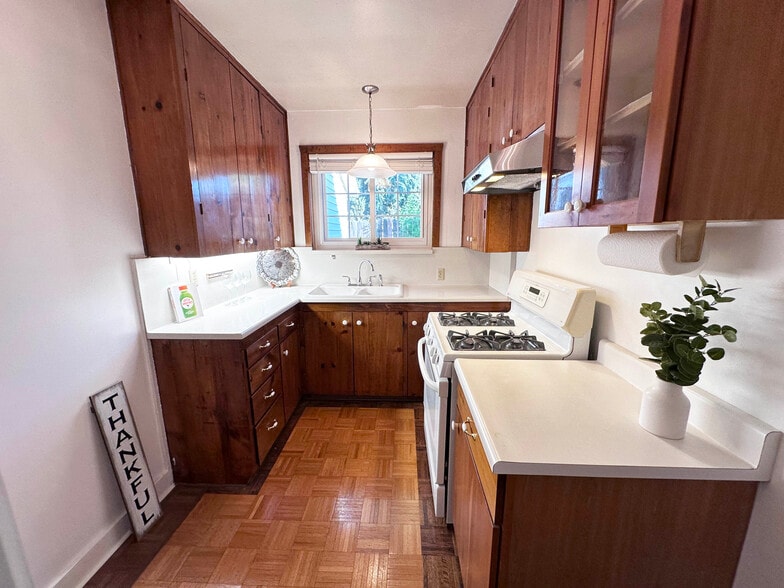 Building Photo - 7445 Orion Ave