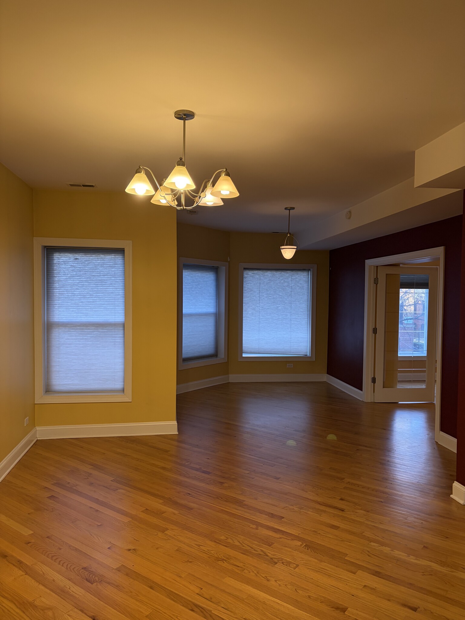 Building Photo - 7726 N Paulina St #1