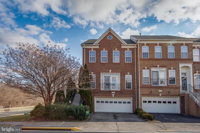 Primary Photo - 22000 Avonworth Square