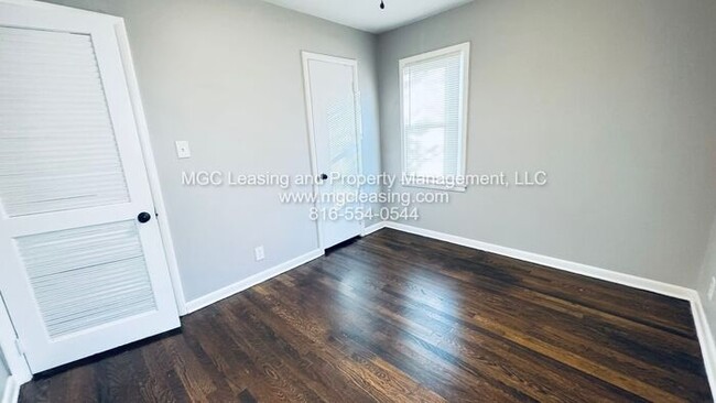 Building Photo - Charming Single-Family Home in Lee’s Summit - Love Your Lease Special