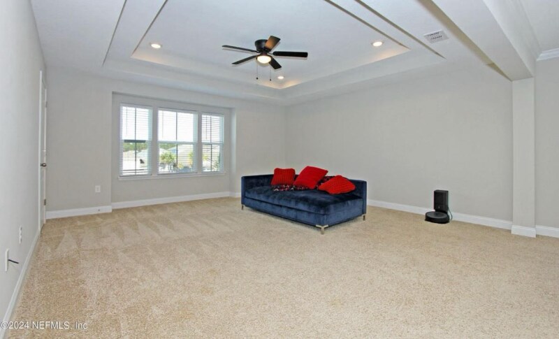 Building Photo - 242 Silverleaf Village Dr