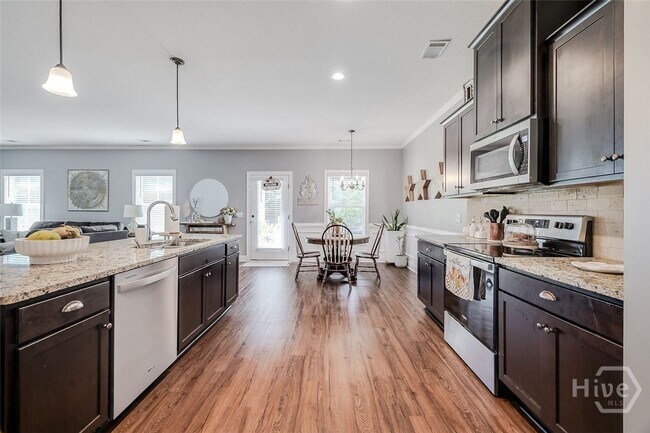 Building Photo - 114 Sams Dr