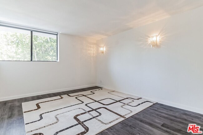 Building Photo - 10535 Wilshire Blvd