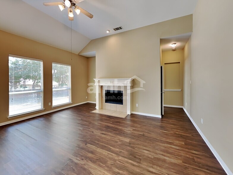 Building Photo - 206 Ephraim Dr