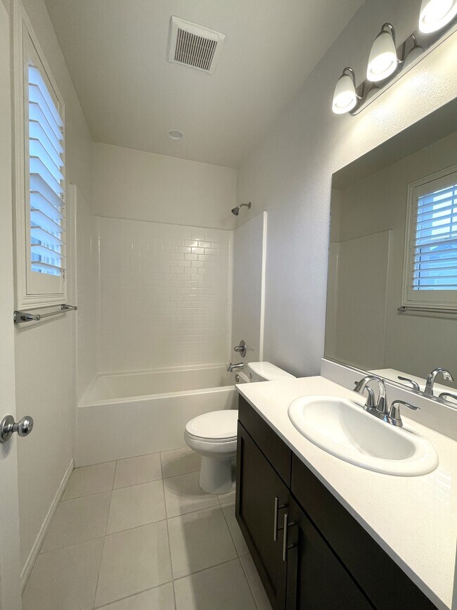 Building Photo - 179 Stage Trail Rd.