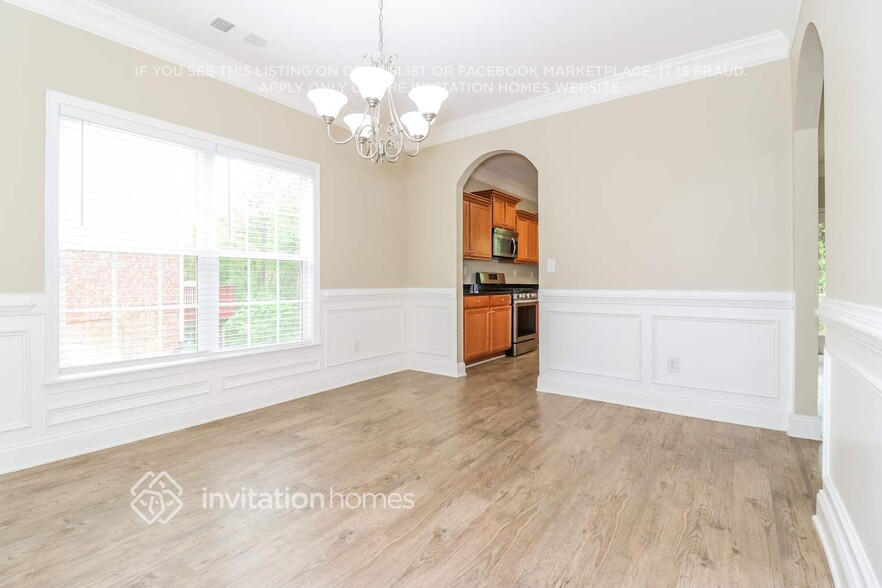 Building Photo - 808 Scenic Park Ct