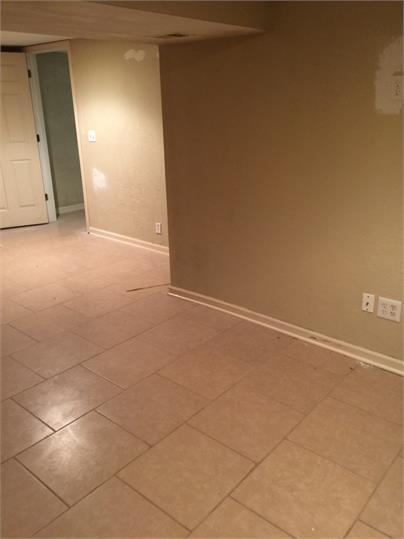 Building Photo - 8325 Elm Ave