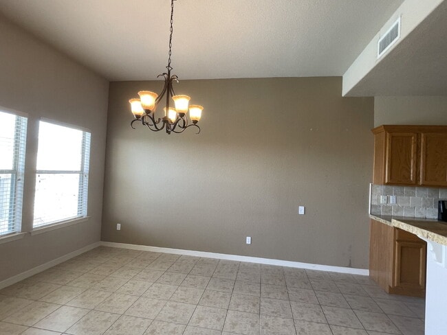 Building Photo - "Charming El Paso Oasis: 3-Bedroom Retreat...