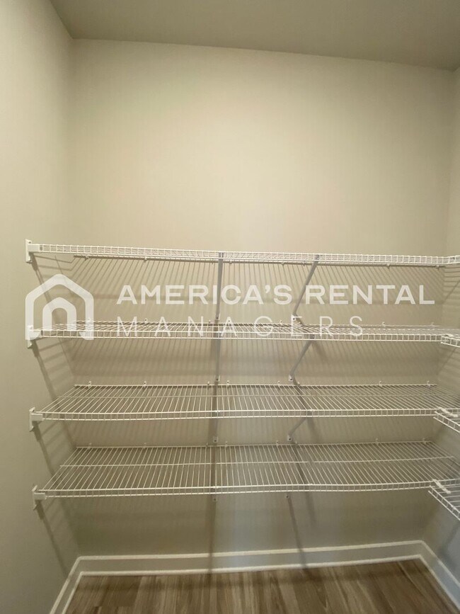 Building Photo - Home for Rent in Weaver AL. Available to V...