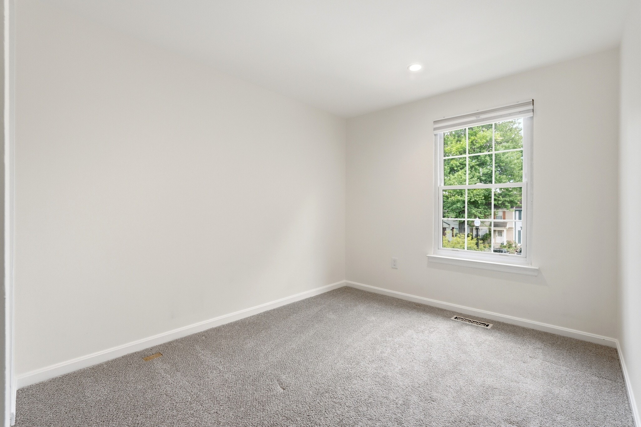 Building Photo - 22 Habersham Ct