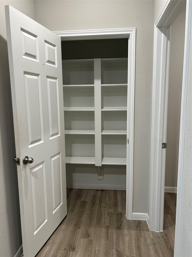 Building Photo - 6511 Wenlock Dr