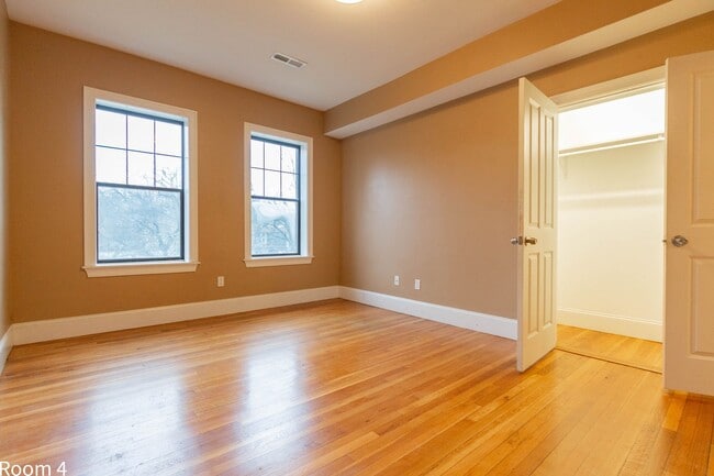 Building Photo - 1588 Beacon St