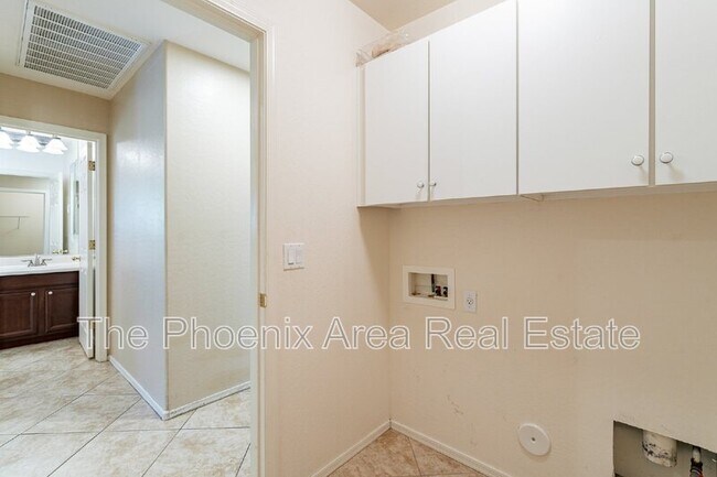 Building Photo - 3049 W Silver Creek Dr