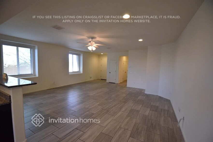 Building Photo - 2079 N Heritage St