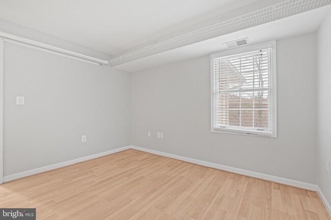 Building Photo - 100 Westwick Ct