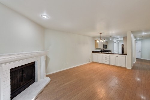 Building Photo - Tanager Condominiums - 2 bedrooms