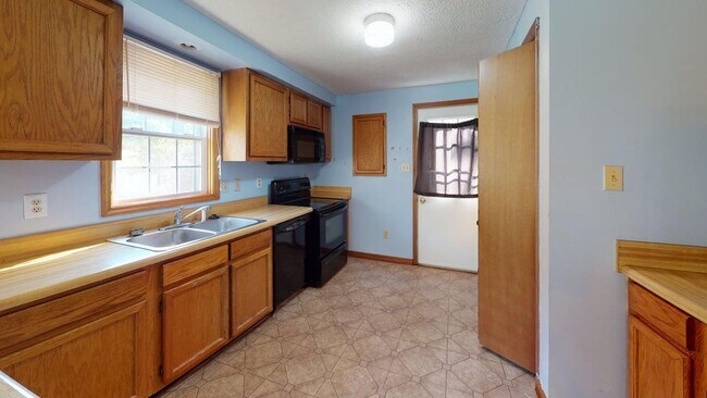 Building Photo - 975 Murray Ln