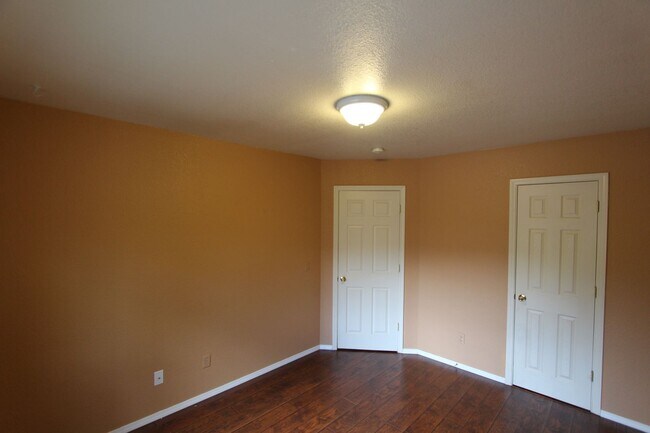 Building Photo - 3026 N Joy Ln