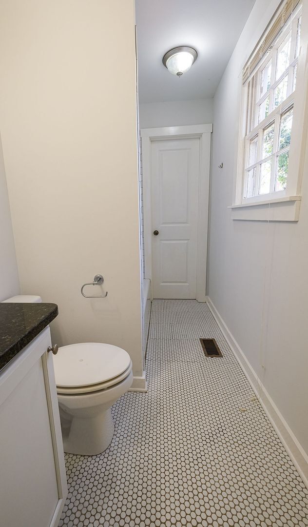 Building Photo - 134 Westover Dr