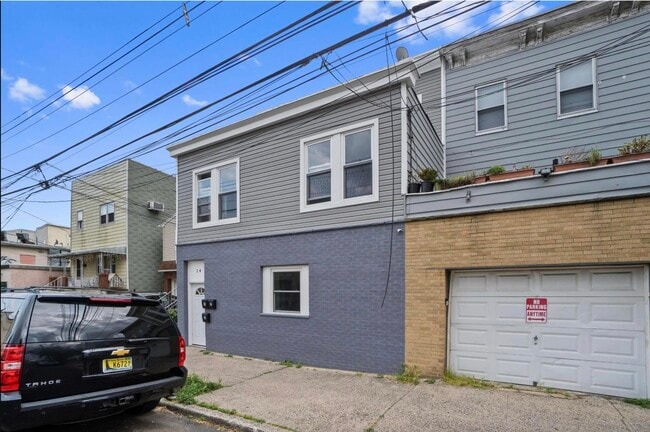 Primary Photo - 14 W 19th St