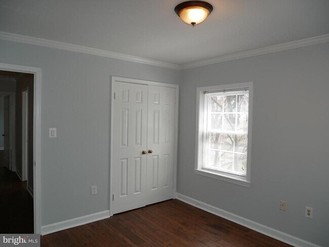 Building Photo - 3045 Federal Hill Dr