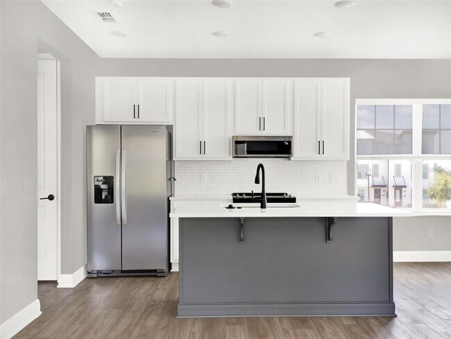 Building Photo - 13782 Grignard Aly