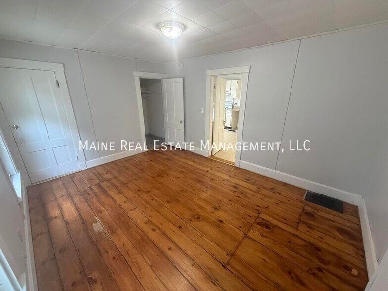 Building Photo - 36 Pier St