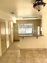 Building Photo - 830 Parcel St