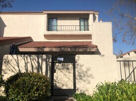 Building Photo - 6031 Lindley Ave