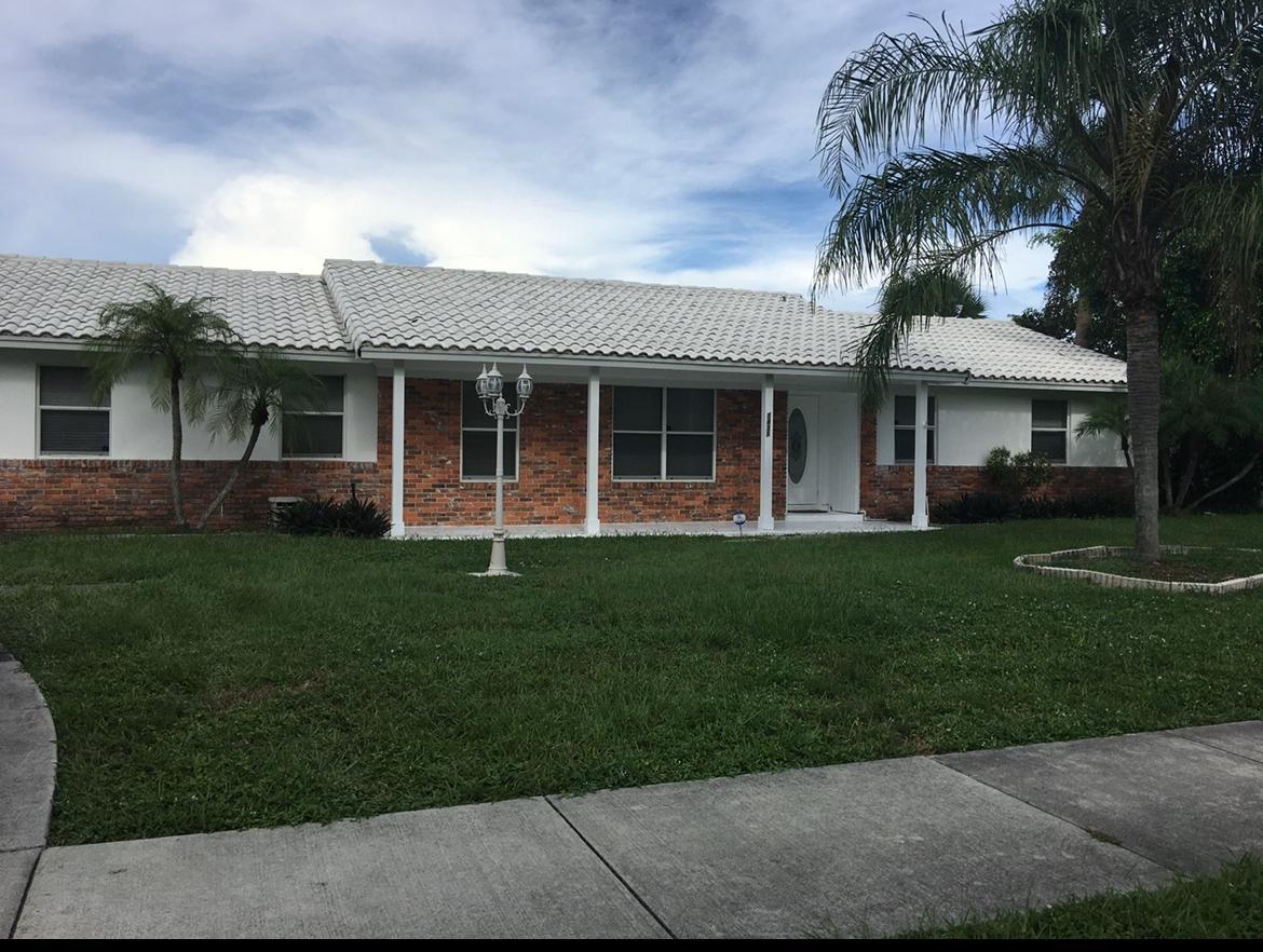 Front - 1431 Flagler Blvd