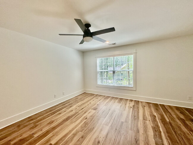 Building Photo - Stunning Four Bedroom Low Country Home in ...