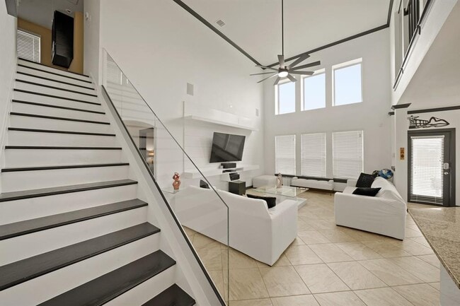 Building Photo - 249 Castlegate Ln