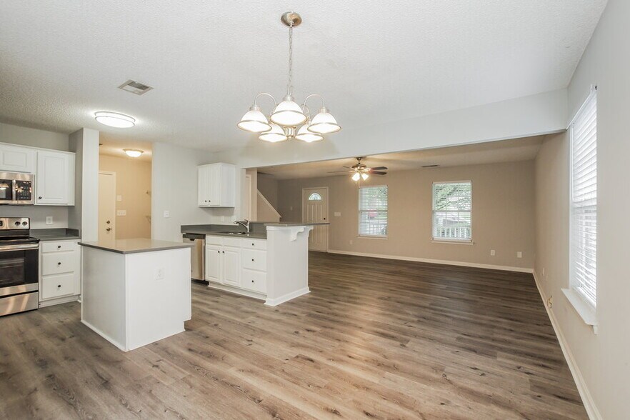 Building Photo - 10632 Greatford Ct