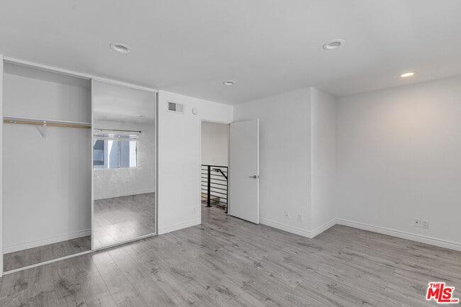 Building Photo - 12358 Moorpark St