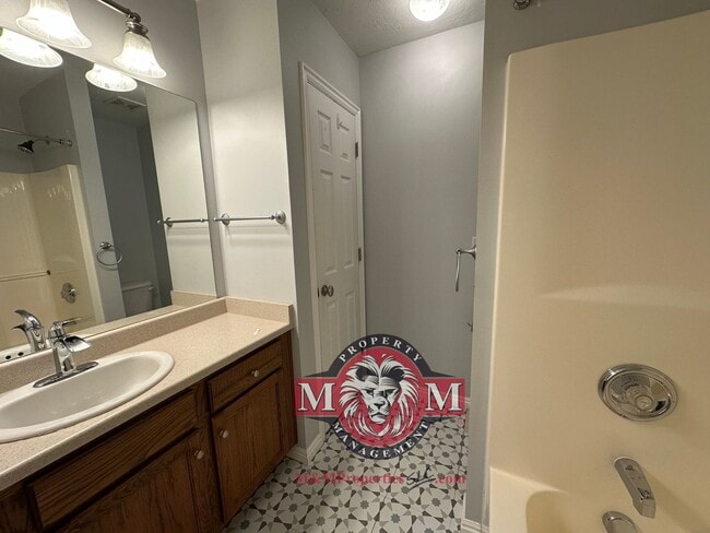Building Photo - Great 2 Bd 2.5 Bath Townhome in Sandy