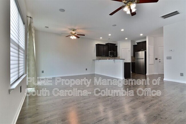 Building Photo - 109 Weeping Oak Ln