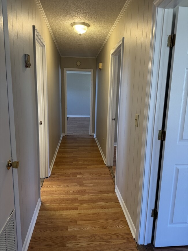 Building Photo - 219 W 8th St