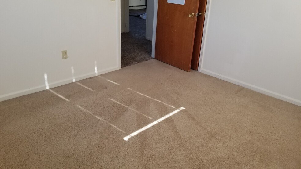 Building Photo - 401 S 1st St