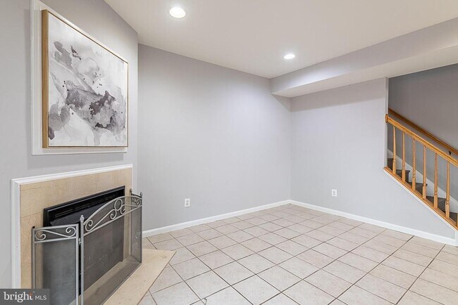 Building Photo - 24635 Kings Canyon Square