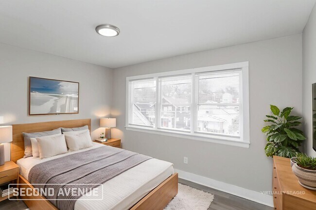 Building Photo - 922 Wells St