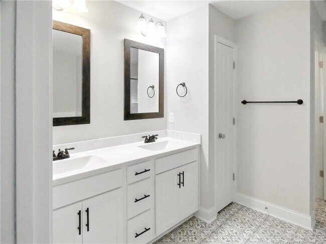 Building Photo - 5705 Stewart Rd