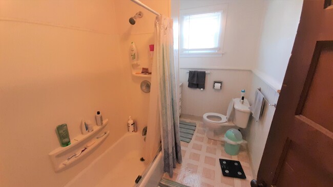 Bathroom - 517 S Aurora St