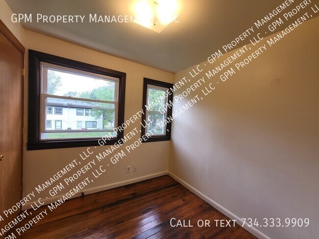 Building Photo - 2253 Delton Ct