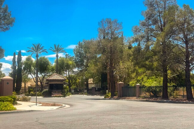 Building Photo - 8824 Cortile Dr