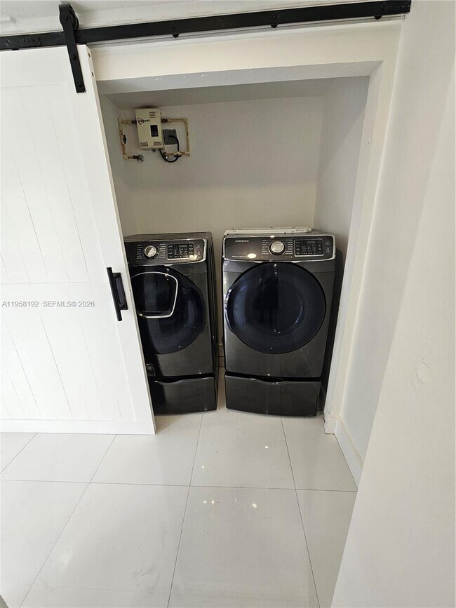 Building Photo - 1421 NW 65th Terrace