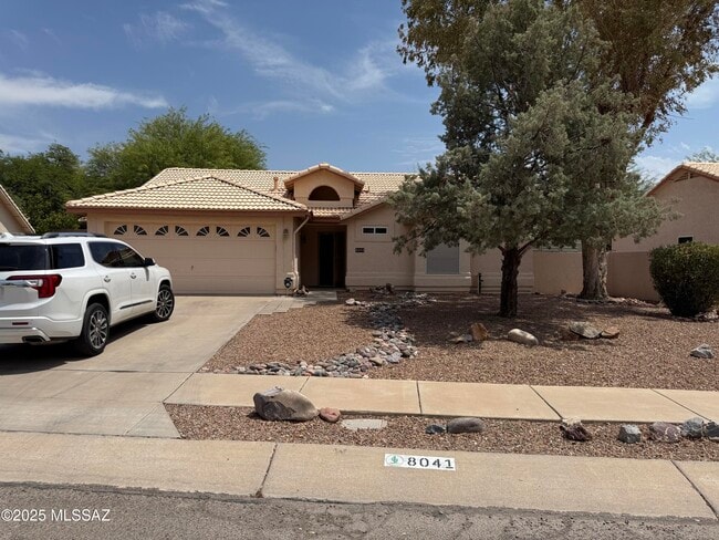 Building Photo - 8041 S High Canyon Dr